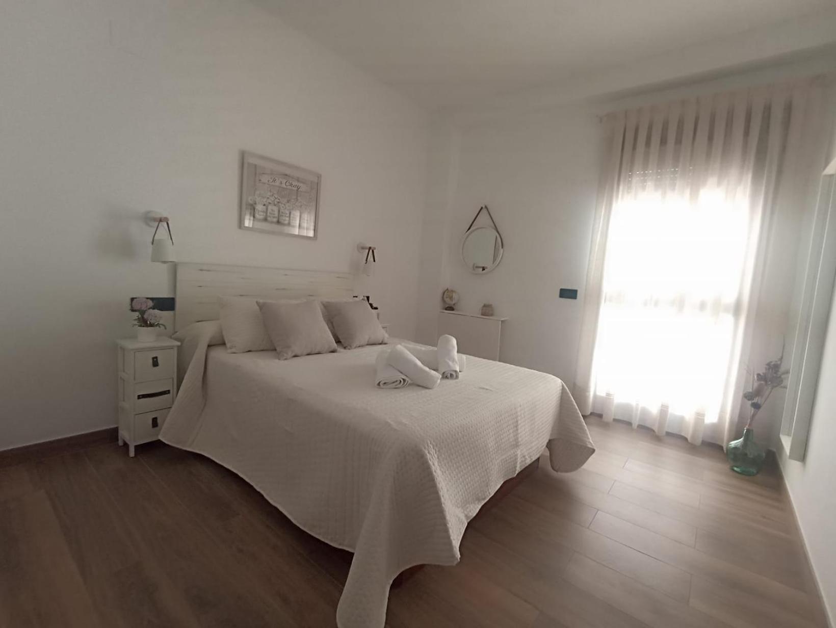 Apartamento Nuevo Centrico Con Aparcamiento Privado Incluido アルカラ・デ・グアダイラ エクステリア 写真