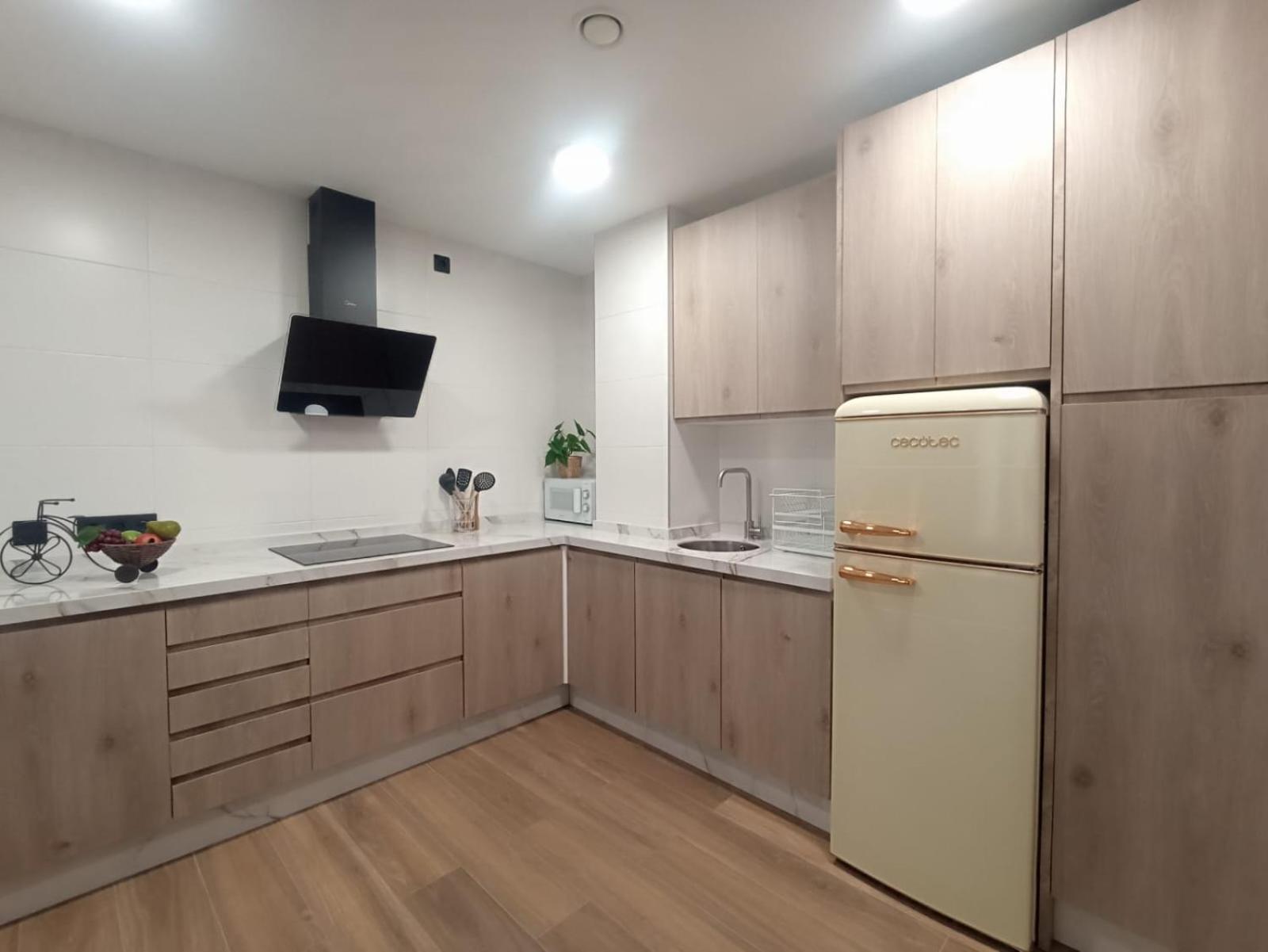 Apartamento Nuevo Centrico Con Aparcamiento Privado Incluido アルカラ・デ・グアダイラ エクステリア 写真